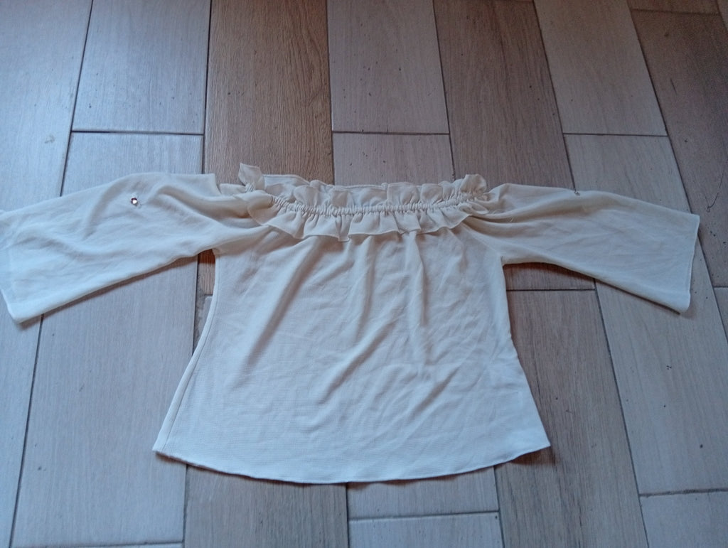 Blusa de mujer blanca con hombros descubiertos y mangas tres cuartos acampanadas. - TiendaBlusa de mujer blanca con hombros descubiertos y mangas tres cuartos acampanadas.BlancoTiendaMi tiendaRopaBlusa de mujer blanca con hombros descubiertos y mangas tres cuartos acampanadas.