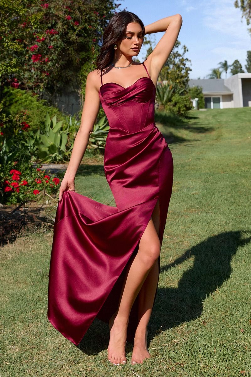 Fitted Dress With A Sweetheart Neckline And Thin Straps - TiendaFitted Dress With A Sweetheart Neckline And Thin StrapsBurgundyXXST608T608TiendaTux - USAT608NightgownFitted Dress With A Sweetheart Neckline And Thin Straps